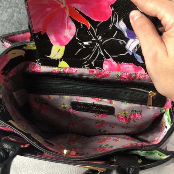 Betsey Johnson - Picture 10 of 13